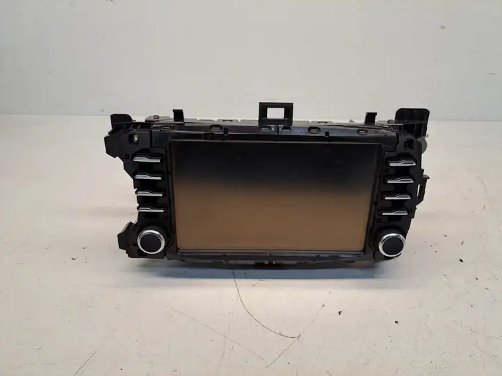 Toyota Yaris (2014 - 2019) 861400D3901390005210B101SP400233 Магнитола / мультимедийная система — фото 1