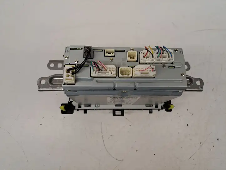 Toyota Yaris (2014 - 2019) 861400D3901390005210B101SP400233 Магнитола / мультимедийная система — фото 2