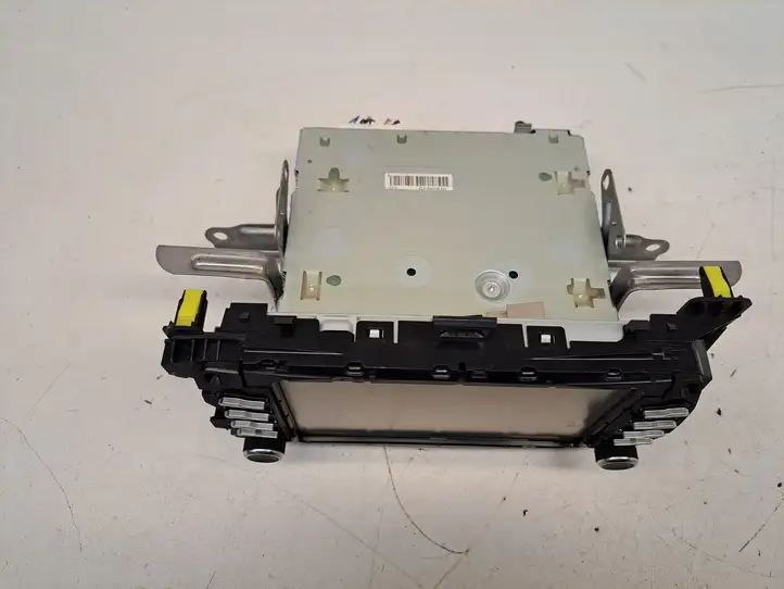 Toyota Yaris (2014 - 2019) 861400D3901390005210B101SP400233 Магнитола / мультимедийная система — фото 5
