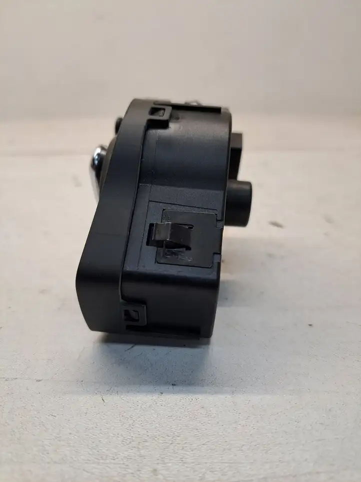 Audi A4 S4 B8 8K (2007 - 2011) 8K0941531G Включатель фонарей — фото 2