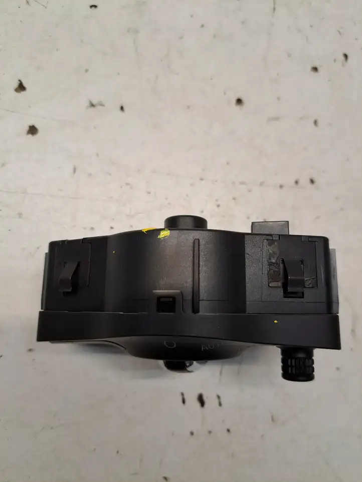 Audi A4 S4 B8 8K (2007 - 2011) 8K0941531G Включатель фонарей — фото 4