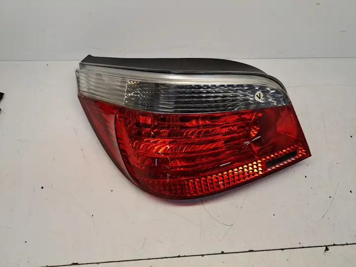 BMW 5 E60 E61 (2004 - 2010) 15823703 Задний фонарь в кузове — фото 2