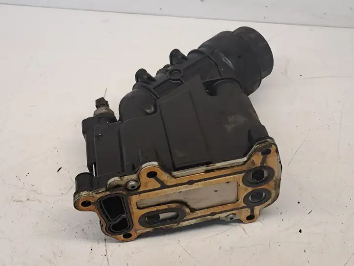 BMW 3 E90 E91 (2005 - 2012) 11427807799780779951750610 Кронштейн масляного фильтра — фото 3