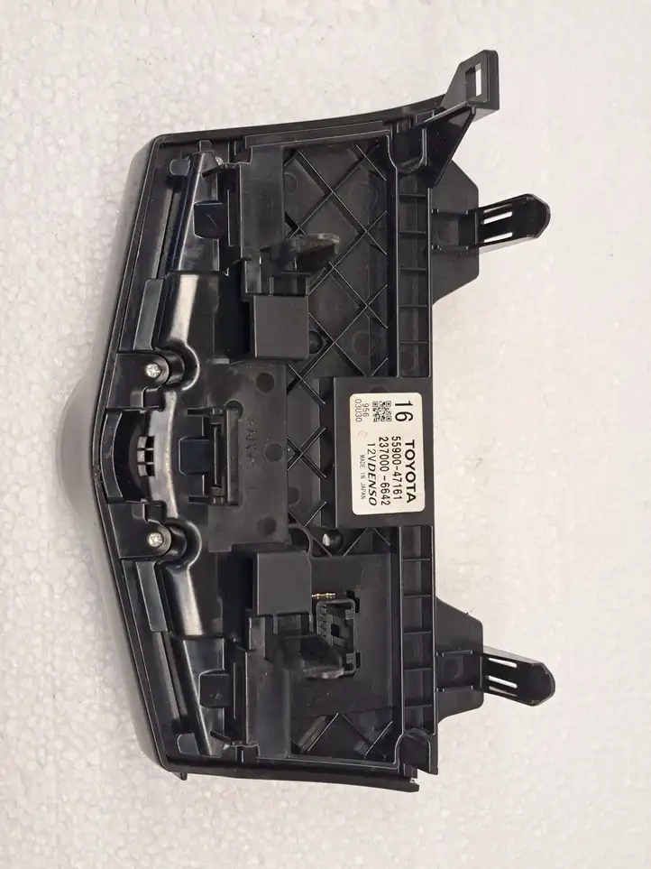 Toyota Prius+ (ZVW40) (2011 - 2018) 55900471612370006642 Блок управления климат-контролем — фото 5
