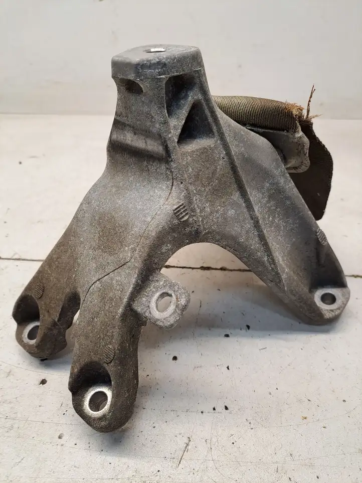 Audi A4 S4 B8 8K (2007 - 2011) 8K0199308AP Кронштейн двигателя — фото 1