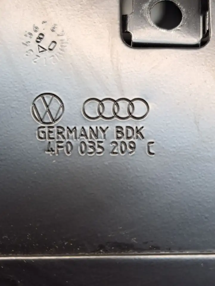 Audi A4 S4 B8 8K (2007 - 2011) 4F0035209C Кронштейн усилителя звука — фото 2