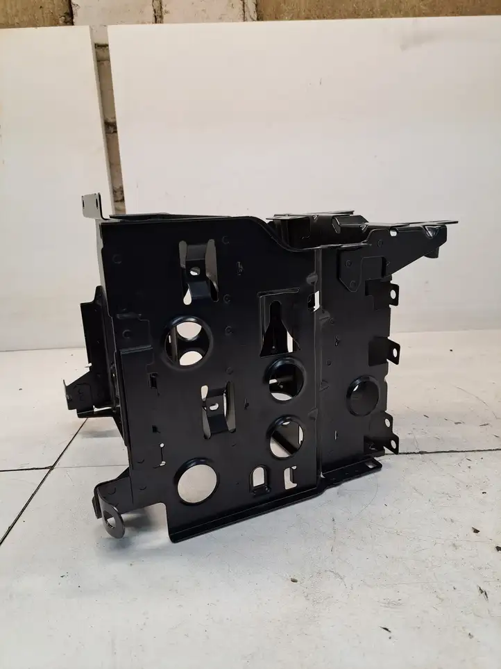 Audi A4 S4 B8 8K (2007 - 2011) 4F0035209C Кронштейн усилителя звука — фото 5