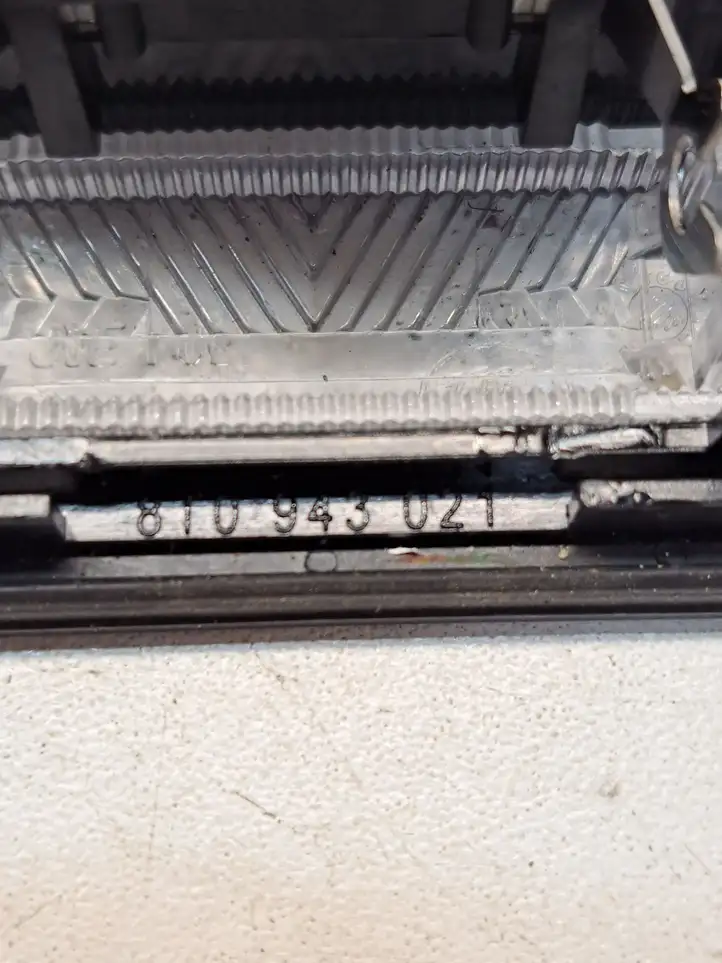 Audi A4 S4 B8 8K (2007 - 2011) 810943021 Подсветка номера — фото 7