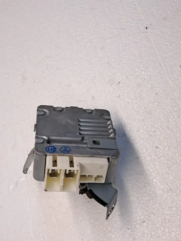 Toyota Prius (XW20) (2003 - 2009) 8965047210 Блок управления усилителем руля — фото 6