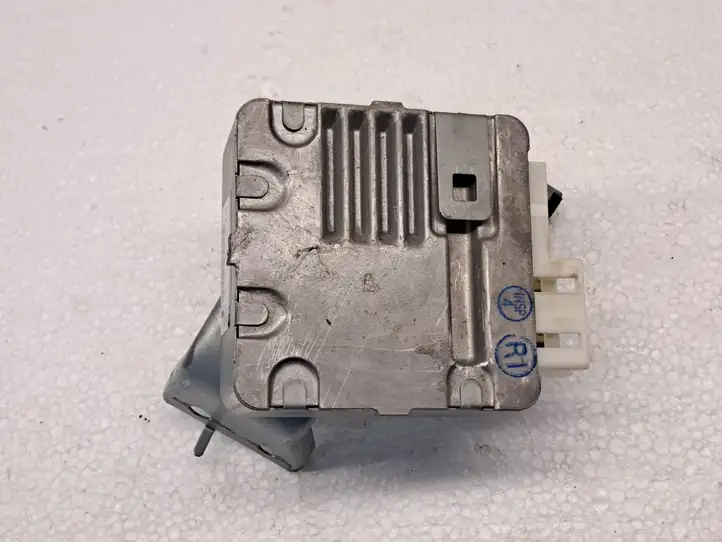 Toyota Prius (XW20) (2003 - 2009) 1129000920 Блок управления усилителем руля — фото 6