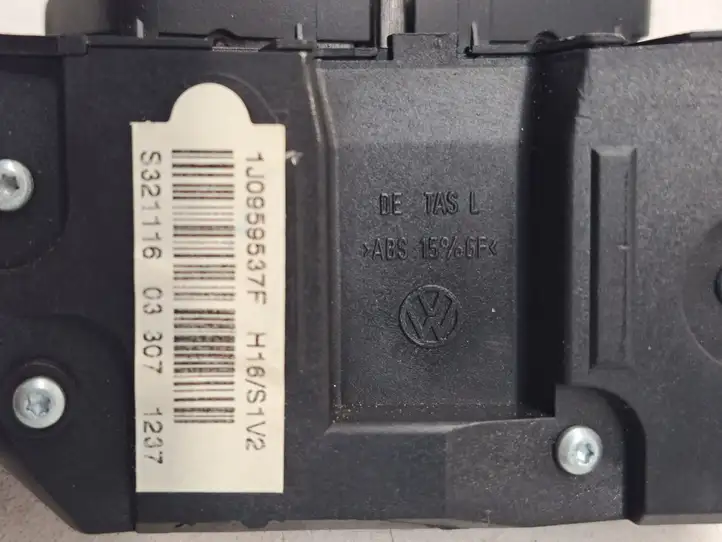 Volkswagen PASSAT B6 (2005 - 2010) 1J0959537D Кнопки на рулевом колесе — фото 6