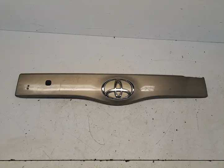 Toyota Prius (XW20) (2003 - 2009) 7680147030 Обшивка багажника — фото 1