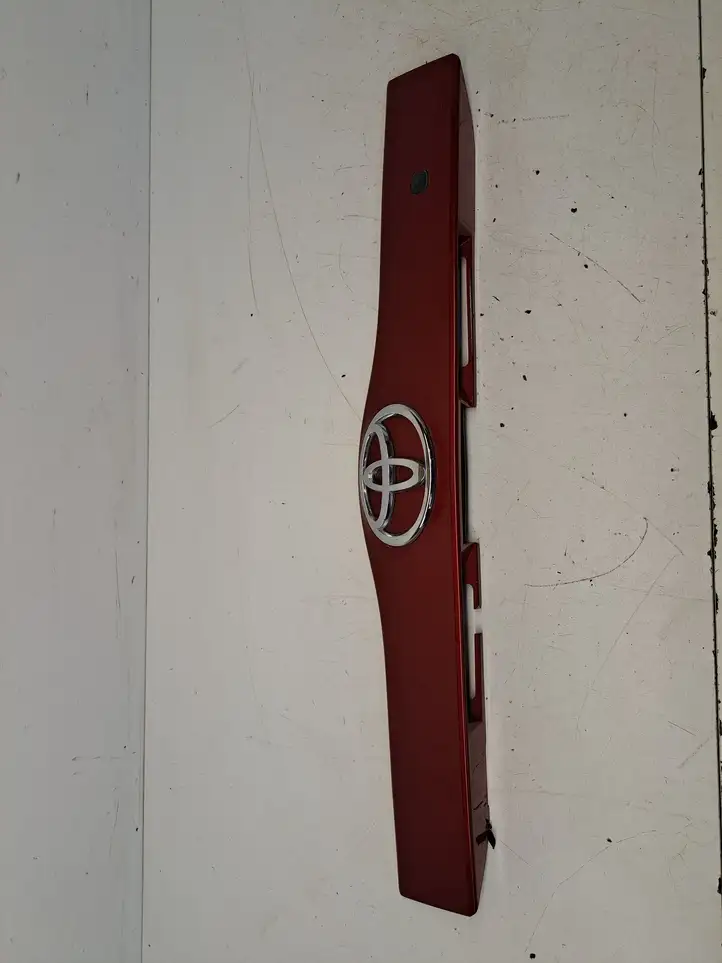 Toyota Prius (XW20) (2003 - 2009) 7680147030 Обшивка багажника — фото 1