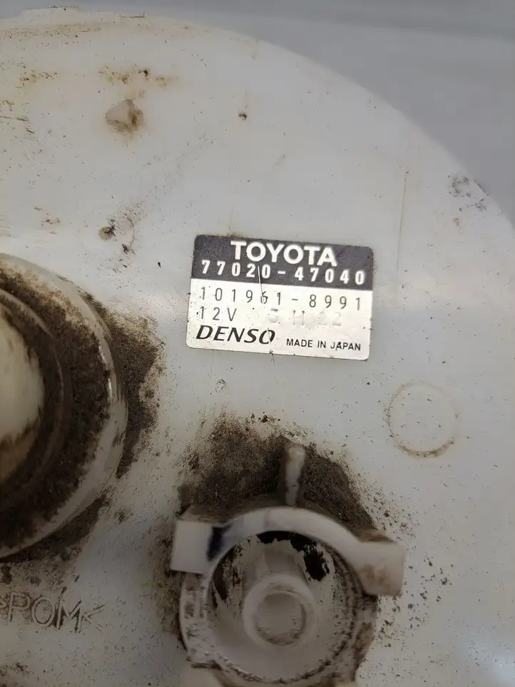 Toyota Prius (NHW20) (2003 - 2009) 1019618991 Топливный насос (в баке) — фото 7