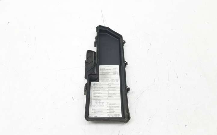Volvo S60 (2000 - 2004)  9494211 Крышка ящика предохранителей