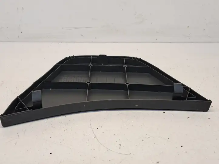 Toyota Prius (XW20) (2003 - 2009) 5841847010 Отделка лючка топливного бака — фото 2