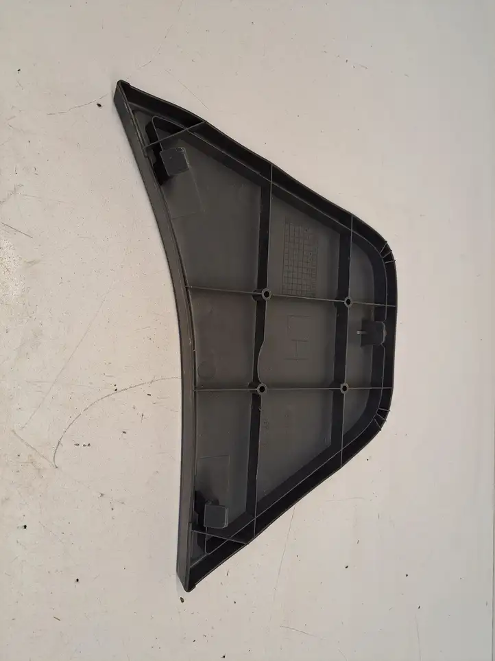 Toyota Prius (XW20) (2003 - 2009) 5841747010 Отделка лючка топливного бака — фото 6