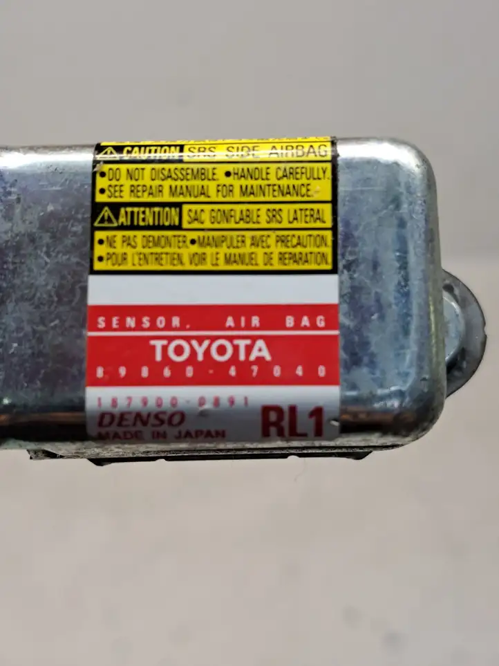 Toyota Prius (XW20) (2003 - 2009) 8986047040 Датчик удара SRS — фото 4