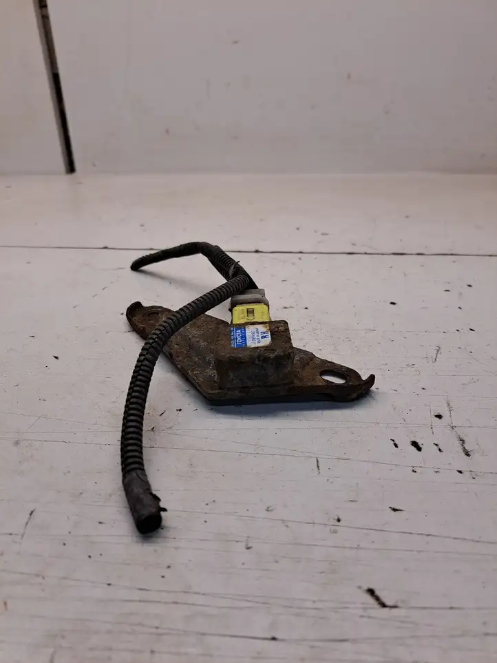 Toyota Prius (NHW20) (2003 - 2009) 8917347040 Датчик удара SRS — фото 5