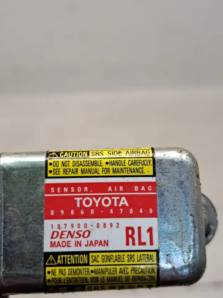 Toyota Prius (XW20) (2003 - 2009) 8986047040 Датчик удара SRS — фото 3