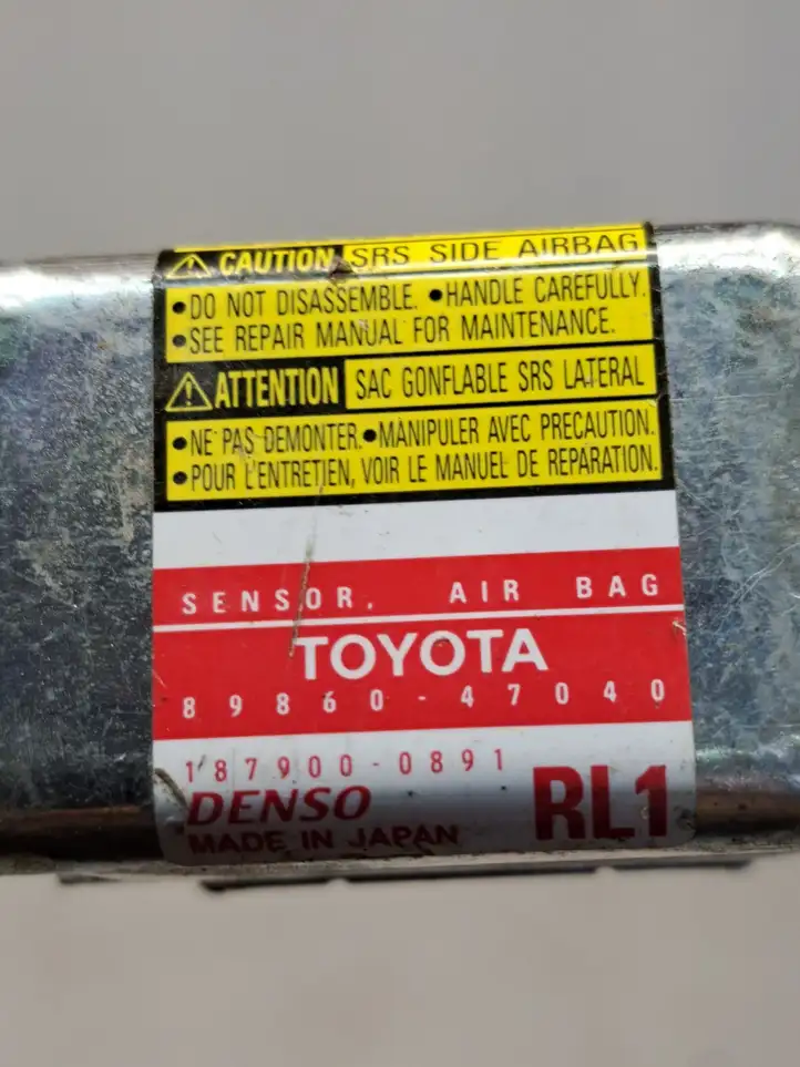 Toyota Prius (XW20) (2003 - 2009) 8986047040 Датчик удара SRS — фото 4