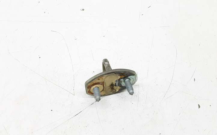 Smart ForTwo (2000 - 2007)   Петля замка задней двери