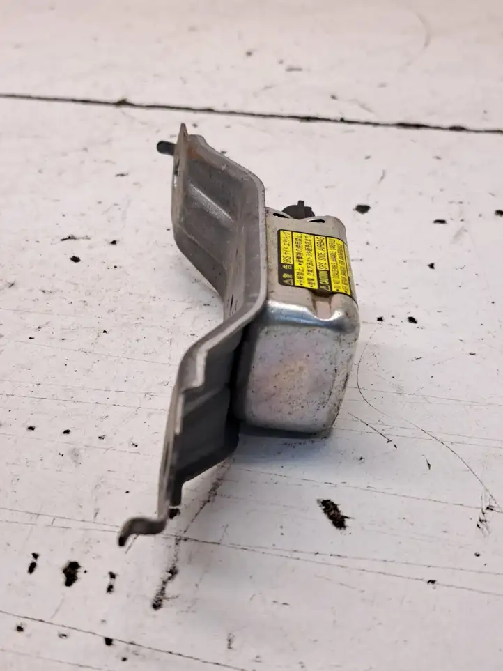 Toyota Prius (XW20) (2003 - 2009) 8983447020 Датчик удара SRS — фото 3