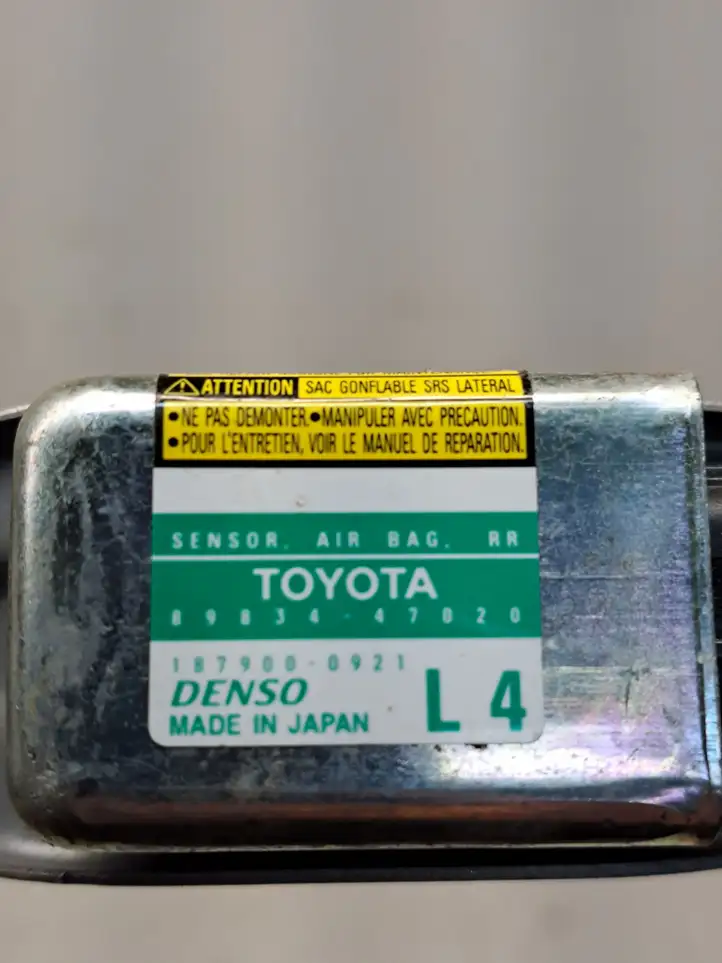 Toyota Prius (XW20) (2003 - 2009) 8983447020 Датчик удара SRS — фото 6