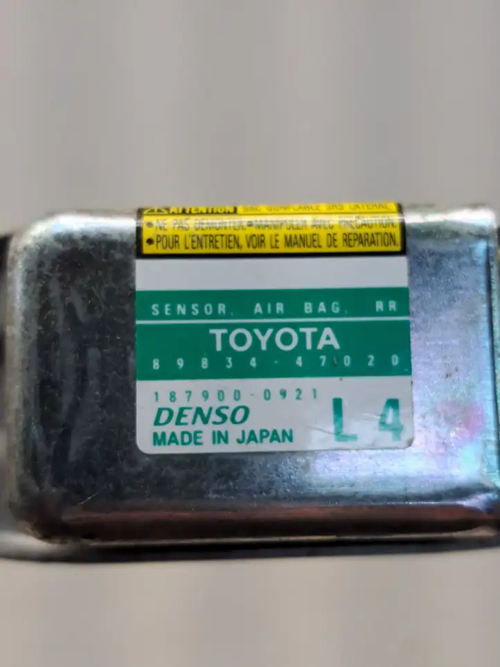 Toyota Prius (XW20) (2003 - 2009) 8983447020 Датчик удара SRS — фото 4