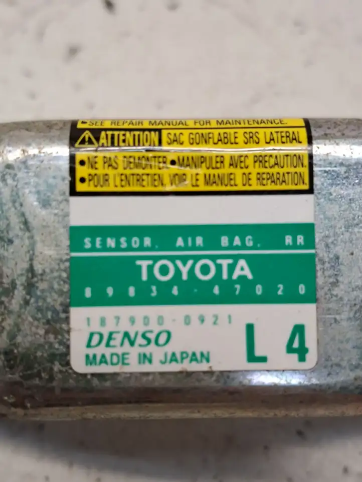 Toyota Prius (XW20) (2003 - 2009) 8983447020 Датчик удара SRS — фото 2