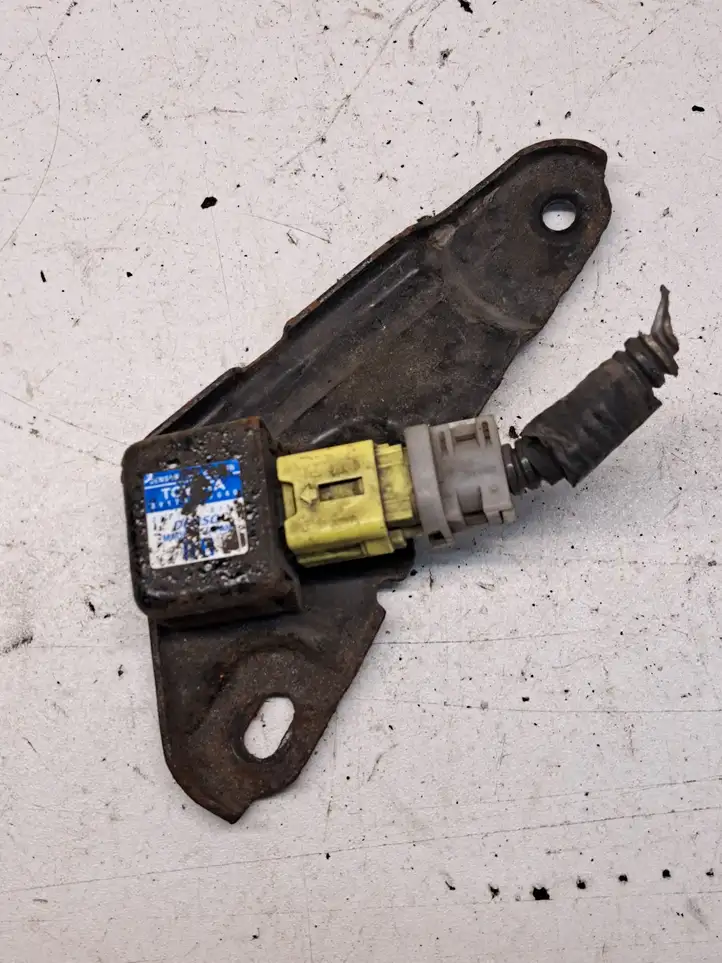 Toyota Prius (NHW20) (2003 - 2009) 8917347040 Датчик удара SRS — фото 1