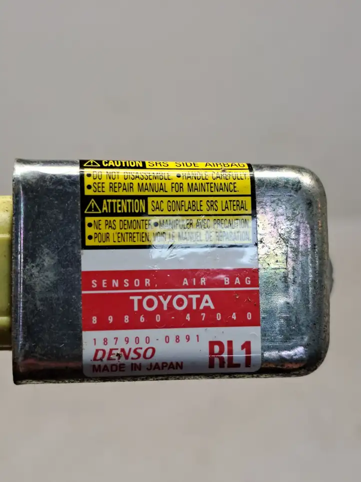 Toyota Prius (XW20) (2003 - 2009) 8986047040 Датчик удара SRS — фото 4