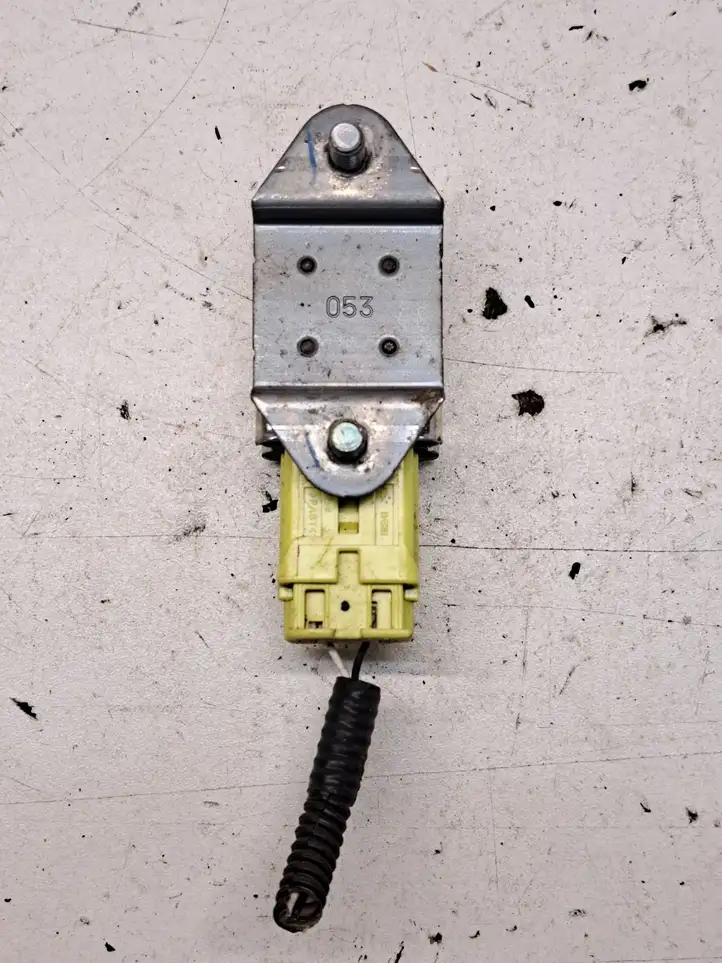 Toyota Prius (XW20) (2003 - 2009) 8986047040 Датчик удара SRS — фото 5