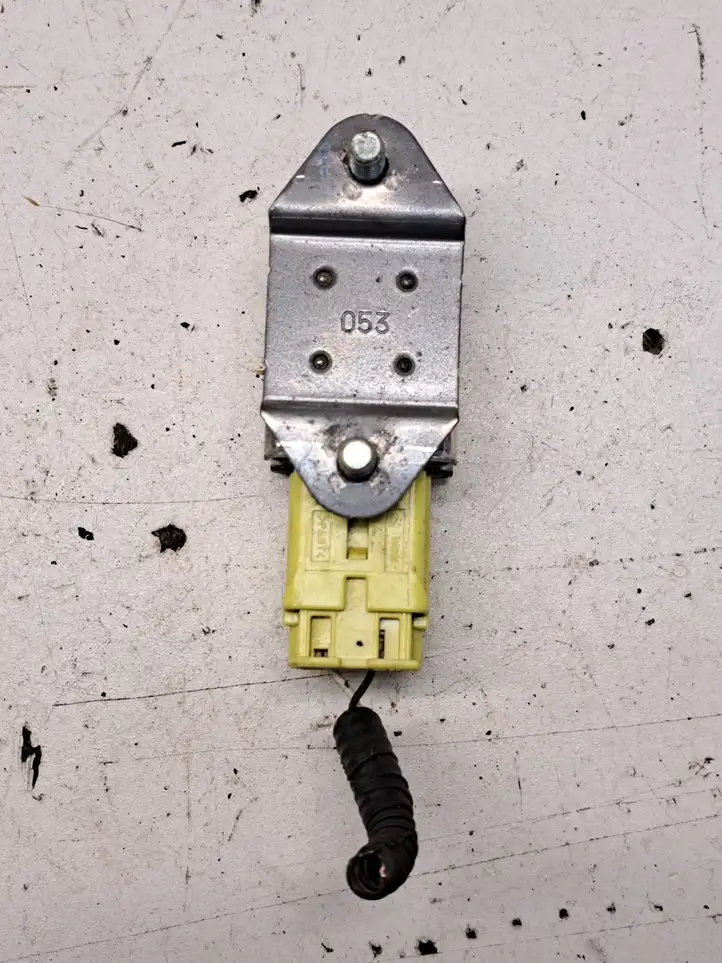 Toyota Prius (XW20) (2003 - 2009) 8986047040 Датчик удара SRS — фото 6