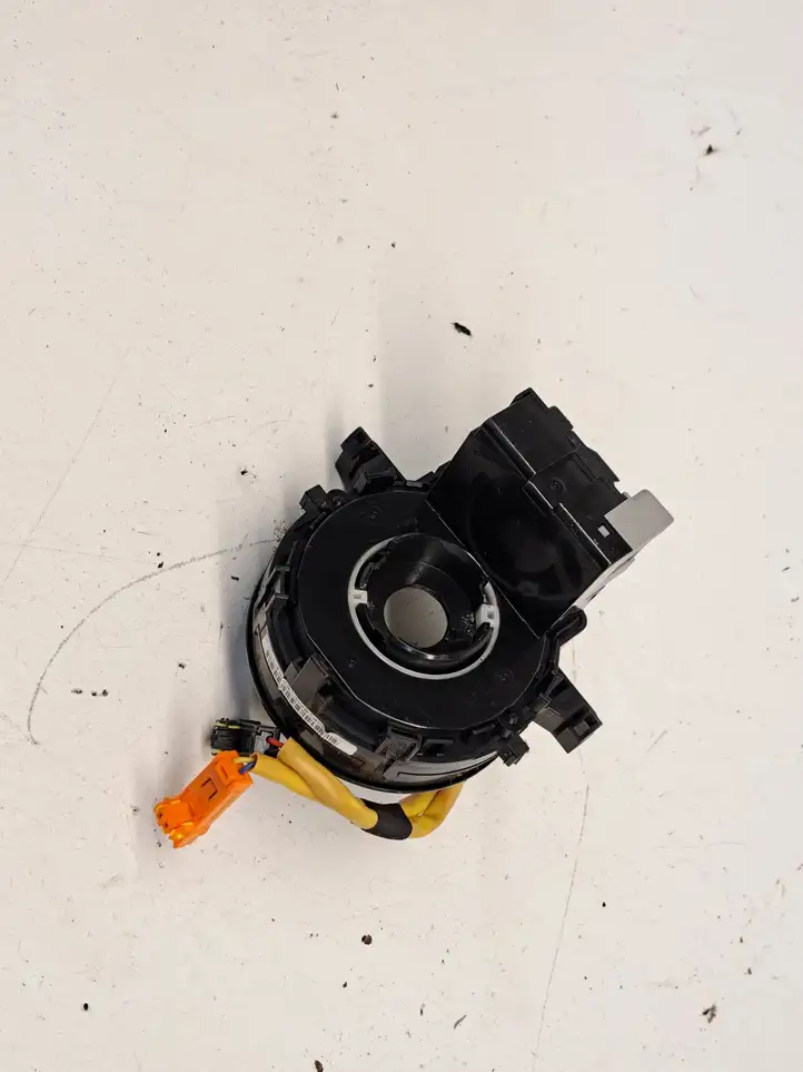 Toyota Prius (XW20) (2003 - 2009) 4802075B084 Контактное кольцо SRS — фото 3