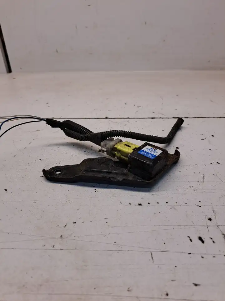Toyota Prius (NHW20) (2003 - 2009) 8917347040 Датчик удара SRS — фото 6