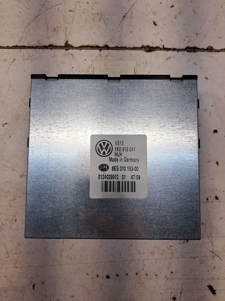 Volkswagen Golf VI (2009 - 2013) 1K0919041 Блок управления электропитанием — фото 6