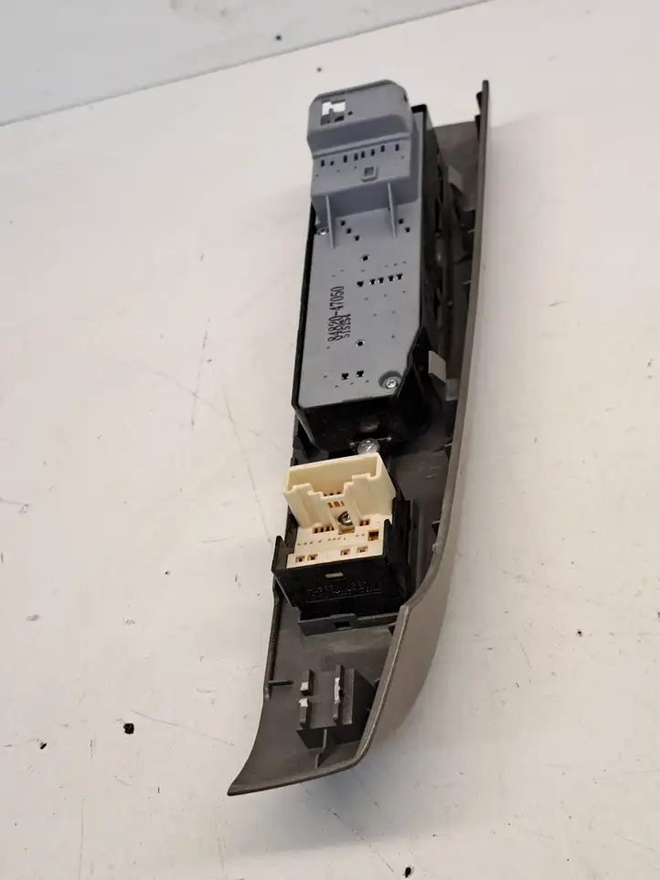 Toyota Prius (XW20) (2003 - 2009) 723247070 Блок кнопок стеклоподъемников — фото 5