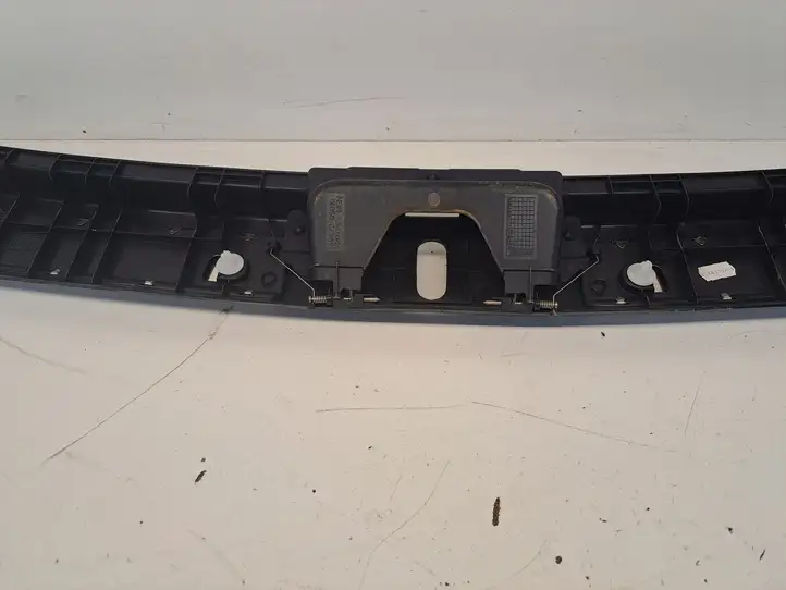 Toyota Avensis T270 (2009 - 2012) 5838705110 Отделка порога багажника — фото 7