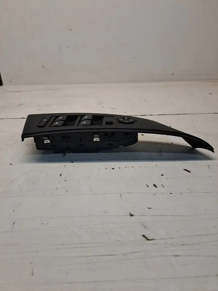 BMW 5 E60 E61 (2004 - 2010) 6951907 Кнопка стеклоподъемников — фото 4