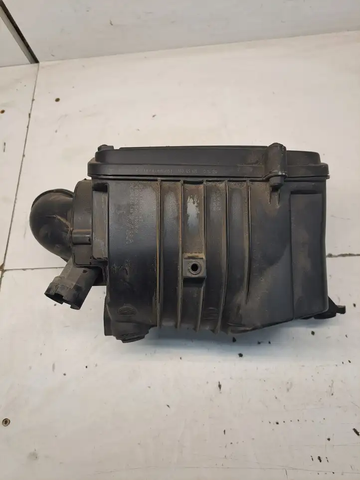Volkswagen Golf VI (2009 - 2013) 1K0129607AQ Корпус воздушного фильтра — фото 5