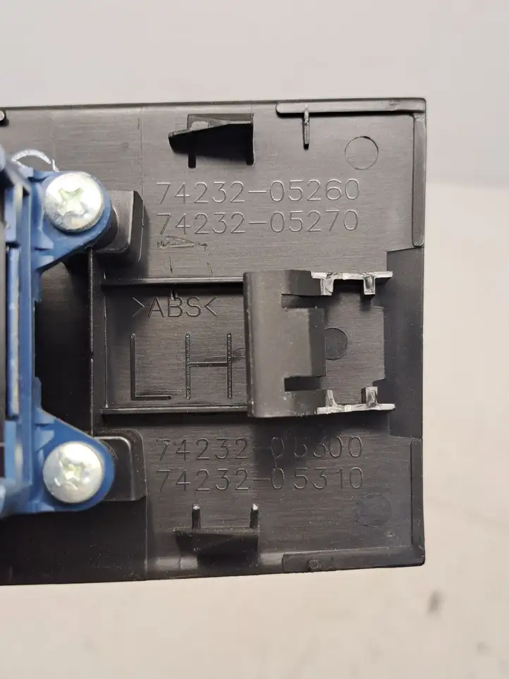 Toyota Avensis T270 (2009 - 2012) 7423205260 Блок кнопок стеклоподъемников — фото 7