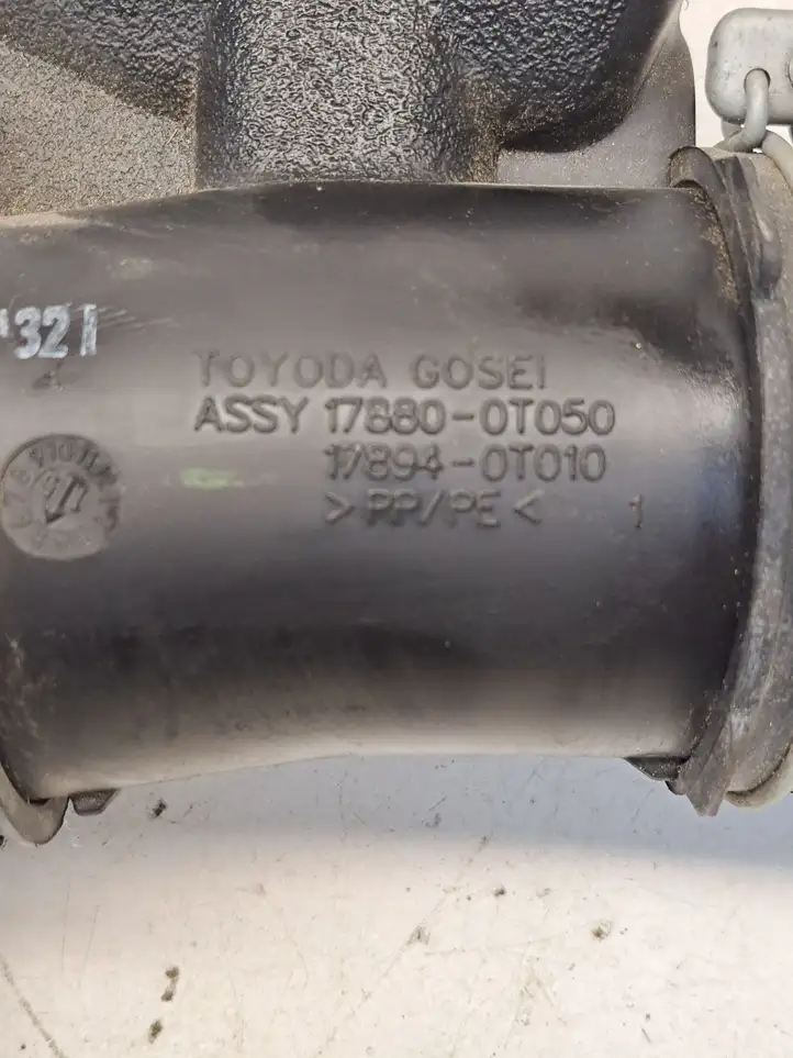 Toyota Auris E180 (2012 - 2018) 178800T050 Трубка подачи воздуха — фото 6