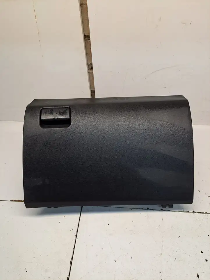 Toyota Avensis T270 (2009 - 2012) 5555005090 Бардачок в сборе — фото 1