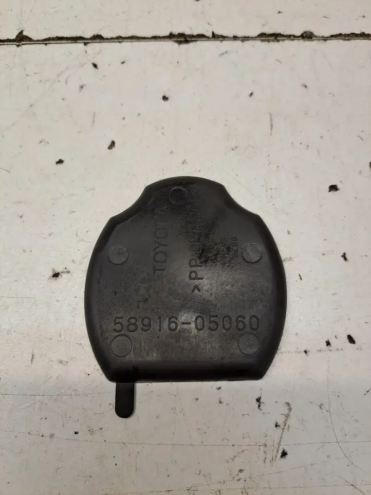 Toyota Avensis T250 (2006 - 2009) 5891605060 Прочие детали салона — фото 4