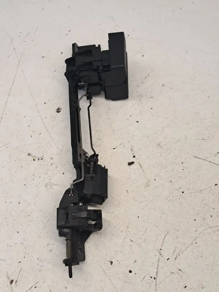 Toyota Prius (XW20) (2003 - 2009) 5556547120 Замок бардачка — фото 8