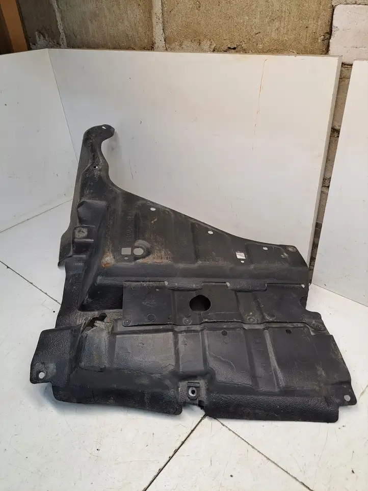 Toyota Prius (XW20) (2003 - 2009) 5144247021 Защита двигателя — фото 1