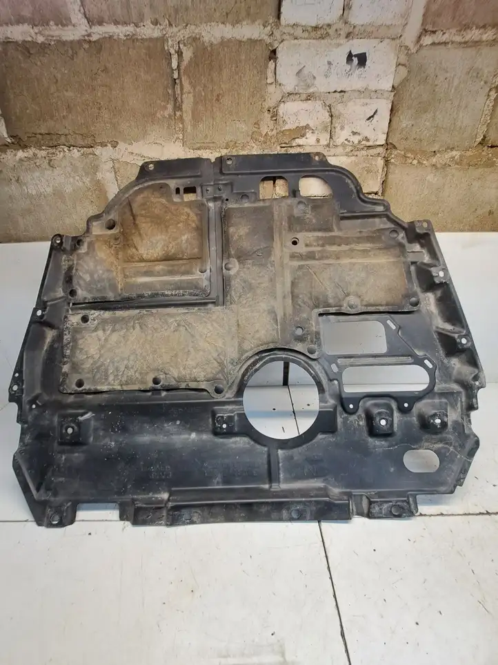 Toyota Prius (XW30) (2009 - 2015) 5144112255 Защита двигателя — фото 1