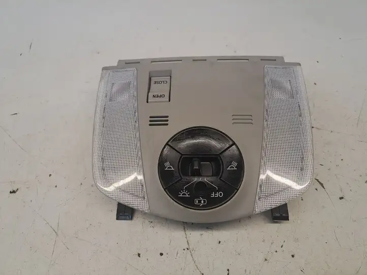 Toyota Prius (XW30) (2009 - 2015) 1D153044G Передняя подсветка — фото 1