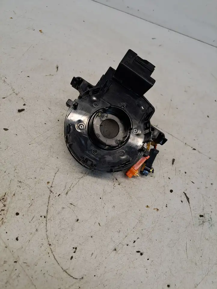 Toyota Prius (NHW20) (2003 - 2009) 4802075B084 Контактное кольцо SRS — фото 2